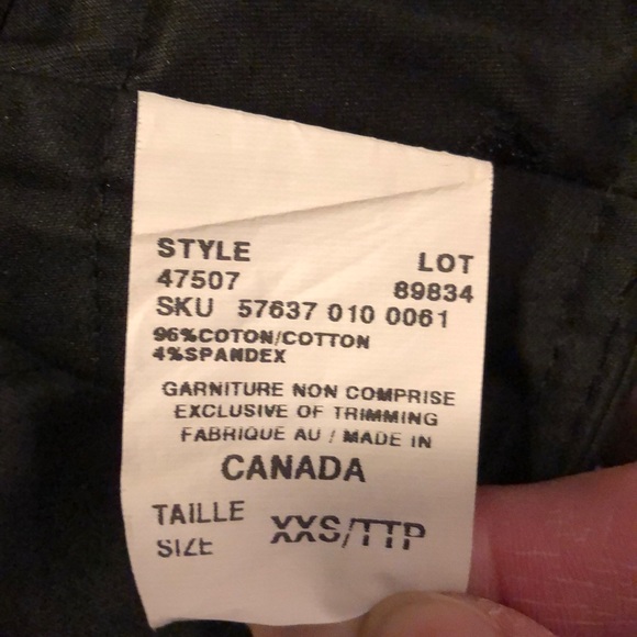 Le Chateau black pocketed front skirt - Picture 7 of 8